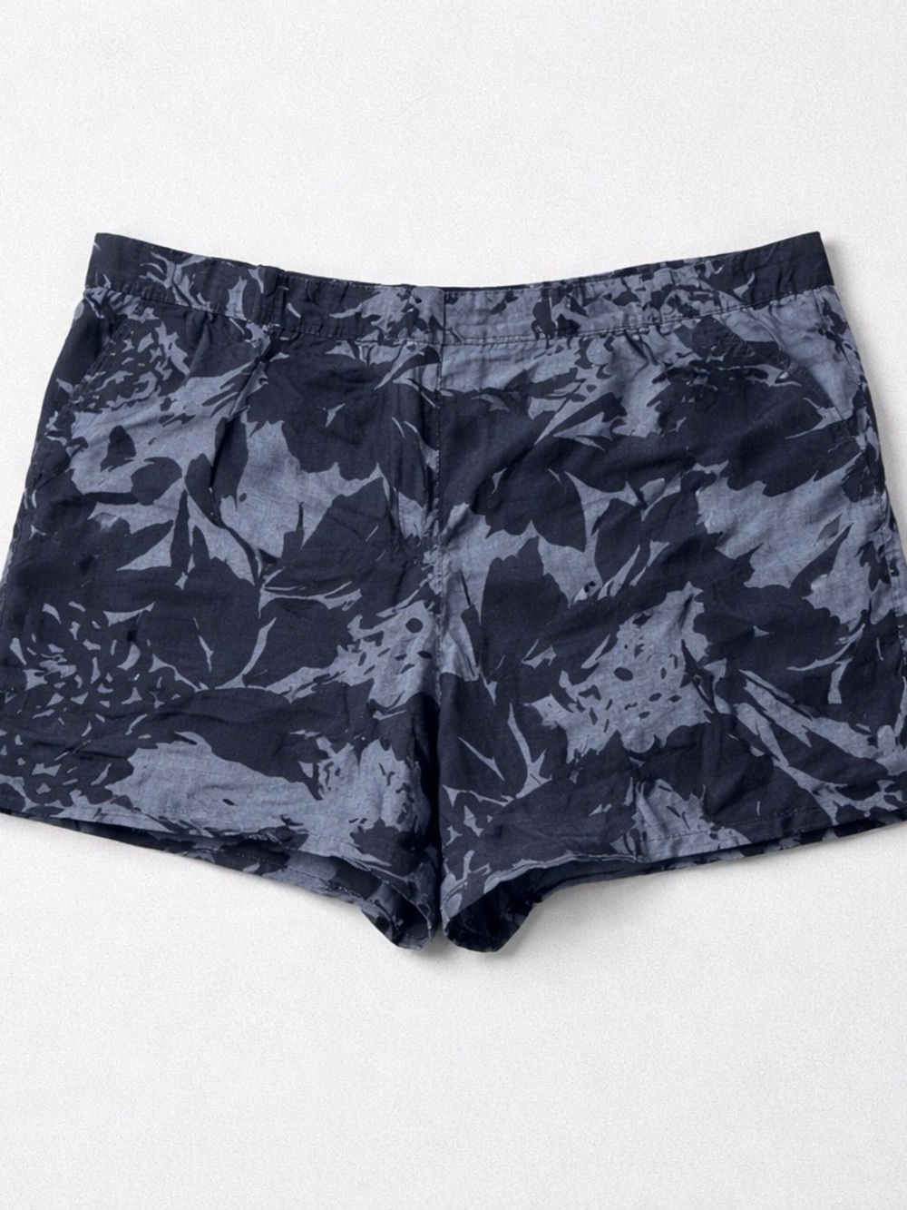 GAP Navy Abstract Print Short Shorts